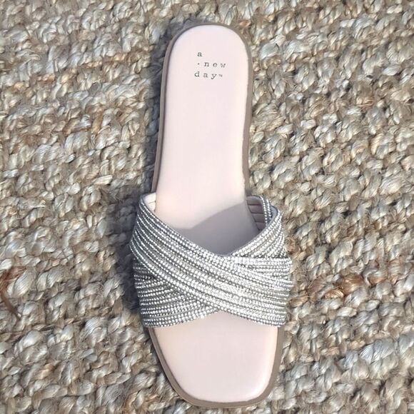 A New Day Cream/ Diamond Silver Glitzy Sandals 8.5 Flat Cushy Comfort - Picture 3 of 8